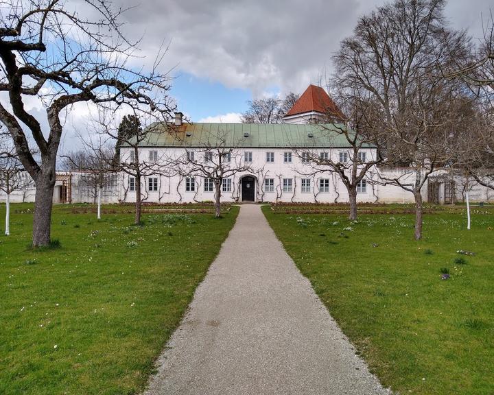 Schloss Dachau Cafe Restaurant